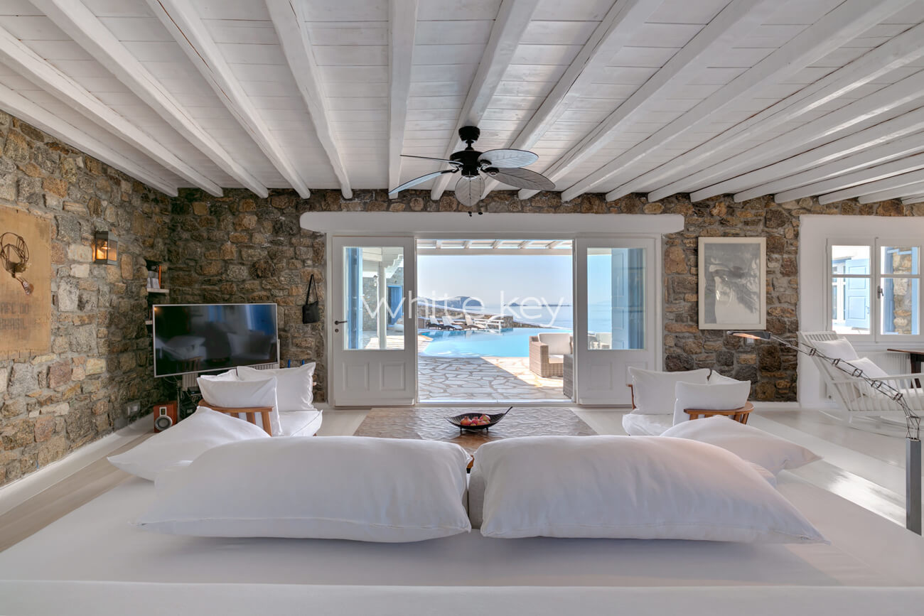 Where Did The Kardashians Stay In Mykonos